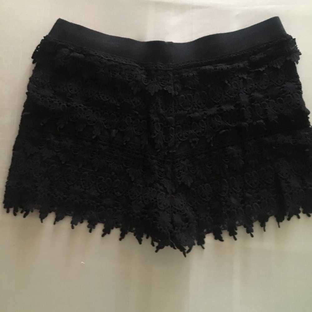 Express Lace Shorts - Size Med